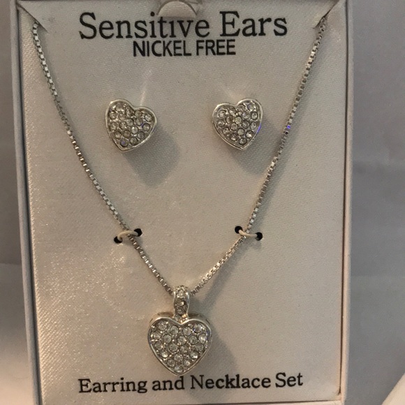 Silver tone & crystal heart necklace earrings set - Picture 1 of 7